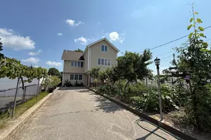54 Pleasant St, Wareham, MA 02571 - Photo 2