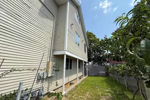 54 Pleasant St, Wareham, MA 02571 - Photo 16