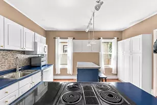 21 Salisbury St, New Bedford, MA 02744 - Photo 8