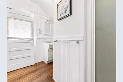 21 Salisbury St, New Bedford, MA 02744 - Photo 14