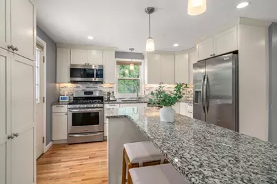 6 Tyler St, Boston, MA 02136 - Photo 10