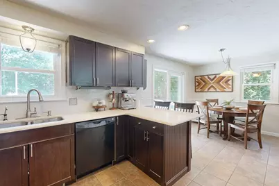 668 Summer St, Rockland, MA 02370 - Photo 10