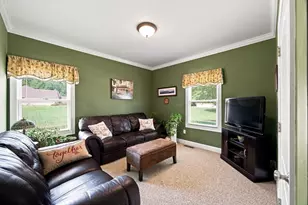 135 Lancaster Dr, Agawam, MA 01001 - Photo 18