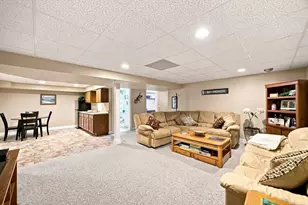 135 Lancaster Dr, Agawam, MA 01001 - Photo 28