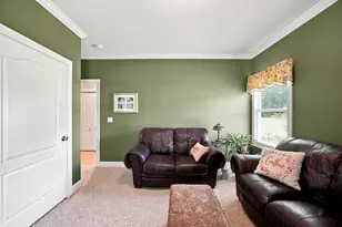 135 Lancaster Dr, Agawam, MA 01001 - Photo 18