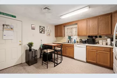127 Maple St, Attleboro, MA 02703 - Photo 8