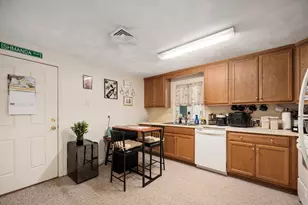 127 Maple St, Attleboro, MA 02703 - Photo 8