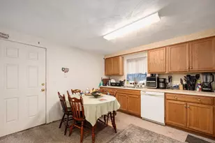 127 Maple St, Attleboro, MA 02703 - Photo 18