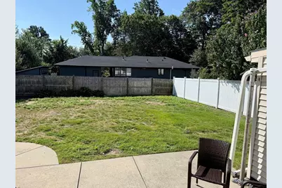 16 Pauline St, New Bedford, MA 02740 - Photo 8