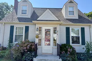 16 Pauline St, New Bedford, MA 02740 - Photo 2