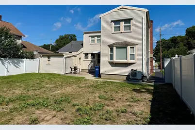 16 Pauline St, New Bedford, MA 02740 - Photo 4