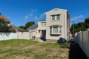 16 Pauline St, New Bedford, MA 02740 - Photo 4