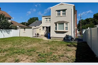 16 Pauline St, New Bedford, MA 02740 - Photo 4