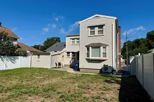 16 Pauline St, New Bedford, MA 02740 - Photo 4