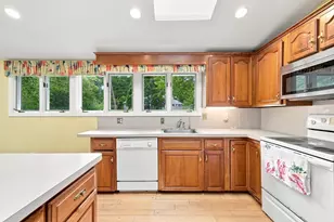 79 Pond Cir, Mashpee, MA 02649 - Photo 4