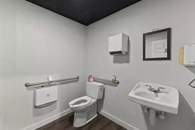 184 W Main Street, Dudley, MA 01571 - Photo 20