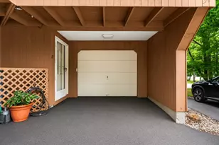 13 Eaton Ct, Haverhill, MA 01832 - Photo 2
