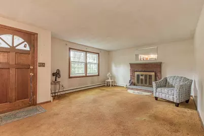 27 Sylvanus Wood Ln, Woburn, MA 01801 - Photo 2