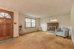 27 Sylvanus Wood Ln, Woburn, MA 01801 - Photo 2