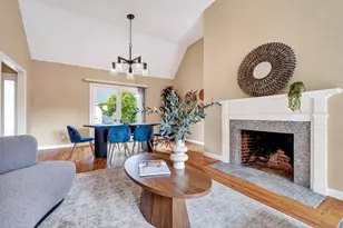 35 Mitchell Grant Way, Bedford, MA 01730 - Photo 2
