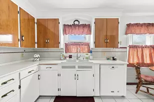 124 Felton St, New Bedford, MA 02745 - Photo 10