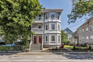 31-33 Bourne St, Lowell, MA 01852 - Photo 2