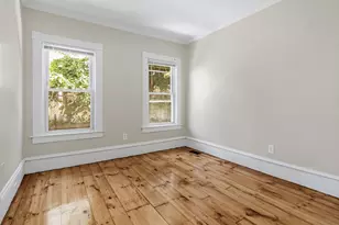 31-33 Bourne St, Lowell, MA 01852 - Photo 18