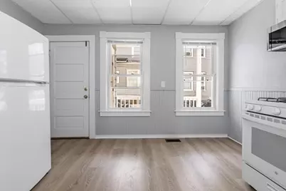 31-33 Bourne Street, Lowell, MA 01852 - Photo 12