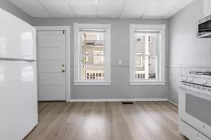 31-33 Bourne St, Lowell, MA 01852 - Photo 12