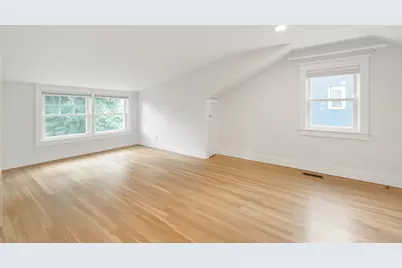 31 Oak St, Wellesley, MA 02482 - Photo 14