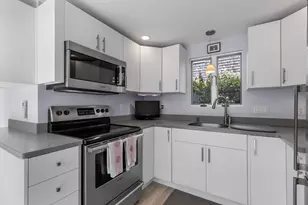 39 Pleasant St, Provincetown, MA 02657 - Photo 10
