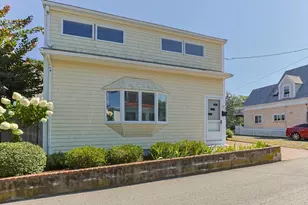 39 Pleasant St, Provincetown, MA 02657 - Photo 2