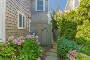 39 Pleasant St, Provincetown, MA 02657 - Photo 28
