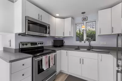 39 Pleasant Street, Provincetown, MA 02657 - Photo 10