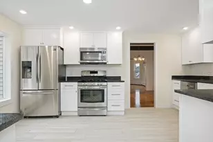 54 Montrose, Somerville, MA 02143 - Photo 4