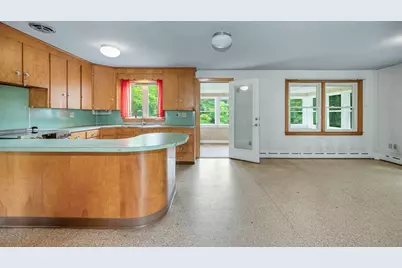 129 Forest St, Haverhill, MA 01832 - Photo 12