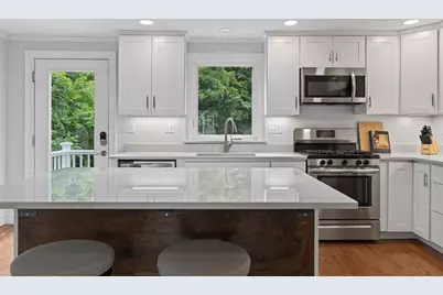 15 Pheasant Ln, Woburn, MA 01801 - Photo 6