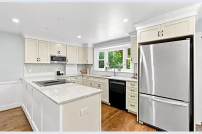 85 High St, Winchester, MA 01890 - Photo 4