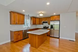 150 Stonybrook Wy, South Hadley, MA 01075 - Photo 18