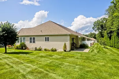 150 Stonybrook Way #150, South Hadley, MA 01075 - Photo 4