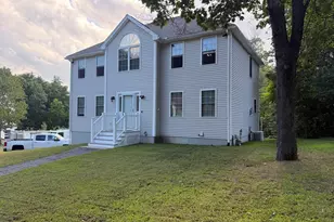 25 Winston Cir, Haverhill, MA 01830 - Photo 2