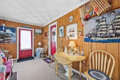 62 Clyde Avenue, West Springfield, MA 01089 - Photo 2