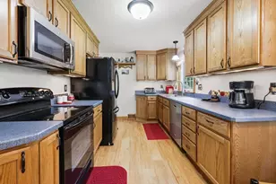62 Clyde Ave, West Springfield, MA 01089 - Photo 4