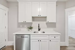 3 Park View Terrace, Holyoke, MA 01040 - Photo 8