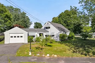 21 Flint St, Danvers, MA 01923 - Photo 2