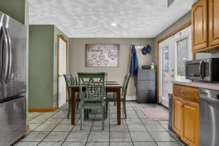 71 Hichborn St, Revere, MA 02151 - Photo 6