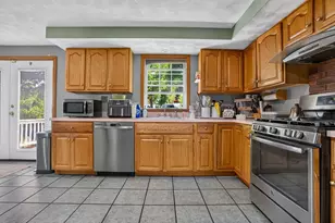 71 Hichborn St, Revere, MA 02151 - Photo 4
