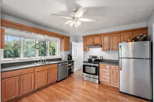 39 Fountain St, Braintree, MA 02184 - Photo 6