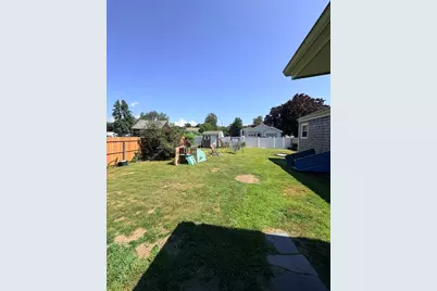 2 Upton St, Fairhaven, MA 02719 - Photo 4