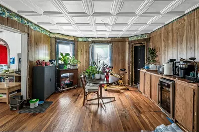 112 Hampshire St, Springfield, MA 01151 - Photo 8